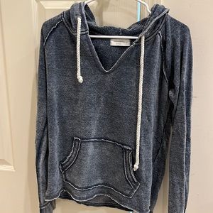 Ocean Drive blue v neck hooded sweatshirt with front pockets. Size small